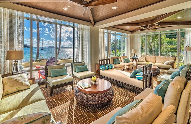 Carribean Gem, Swim up bar, restaurants, shopping