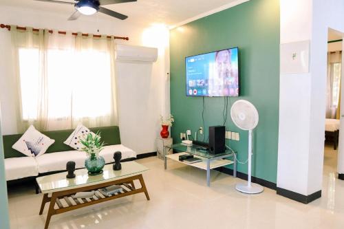 Casa Alta Mountain View with Billiard & Karaoke