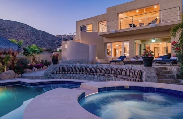 Casa Angel: Ocean view by Pedregal—Free Breakfast + Concierge Credit