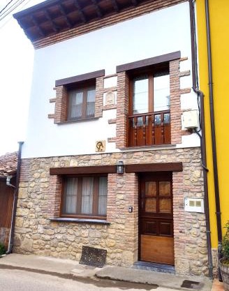 CASA ANGELITA INTRIAGO CANGAS DE ONis
