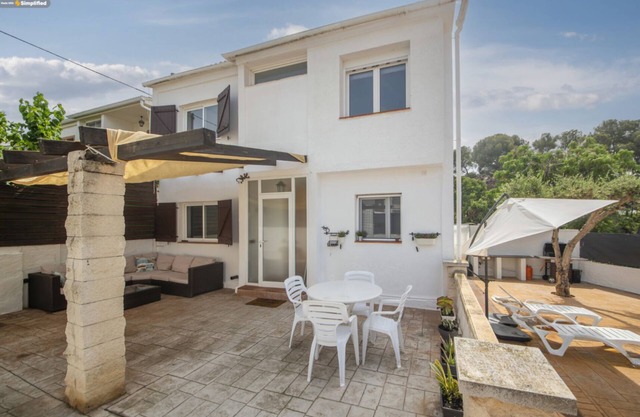 Casa Cerca de la Playa con Terraza, Barbacoa y Mucho Más!