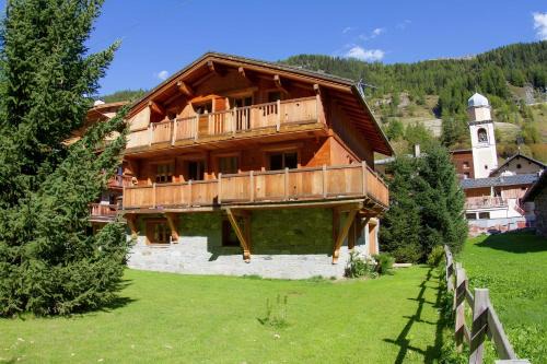 CASA-Chalet du Parc Cosy apartment in Tignes with garden