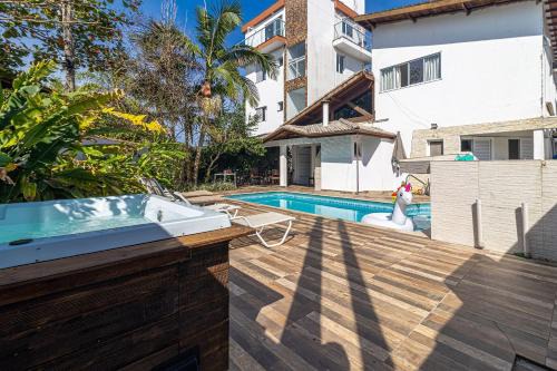 Casa com Piscina climatizada , Jacuzzi 4 Quartos.