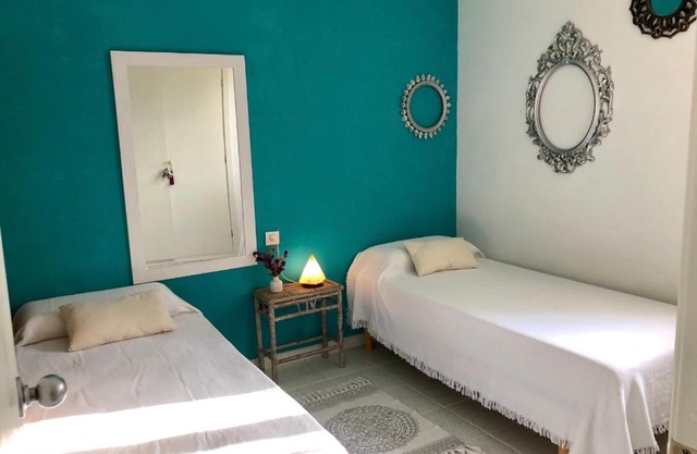 Casa con jardín privado y cerca del mar