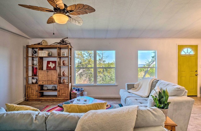 'Casa Da Lua' Quiet Getaway on 2 Acres w/Views!
