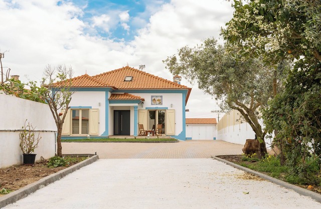 Casa das Grutas - Spacious villa with private parking