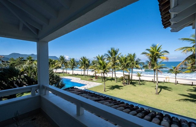 Casa de Condomínio com 7 Quartos em condomínio fechado