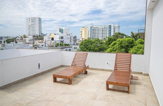 Casa de Flamingos * Neighborhood living close to the Malecon