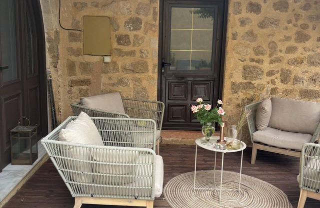 Casa de la Flora with private garden by Rhodes4vacation