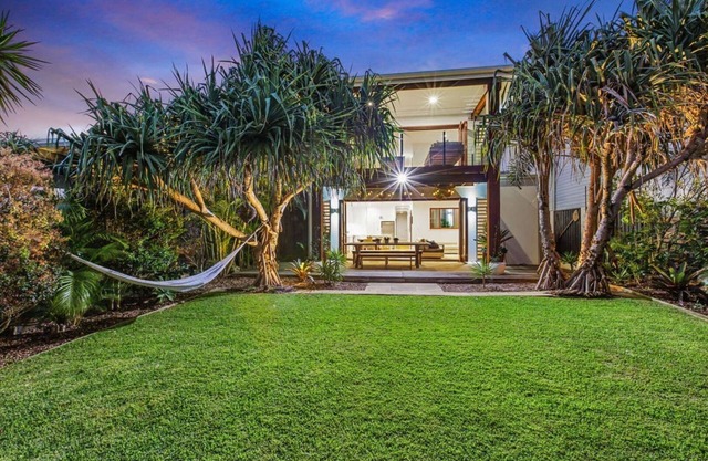 Casa De Palmeras- 5Bed beachfront holiday home