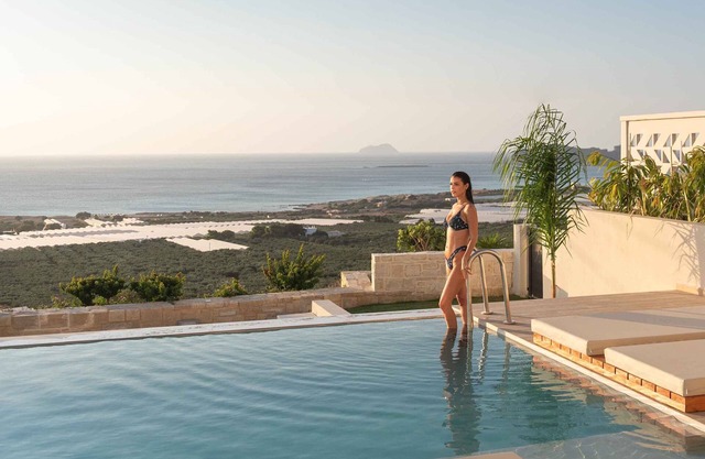 Casa di Franco Seaview, heated* pool, gym & hammam