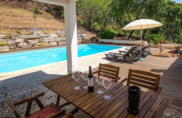 Casa do Burrinho - A Charming 2 Bedroom Hill Top house with Private Pool