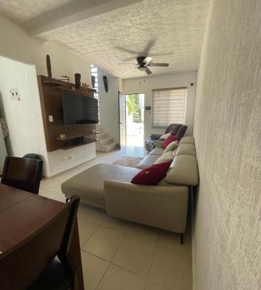 Casa en privada con alberca