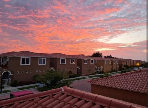 Casa en Urbanización La Arboleda Manta Manabí
