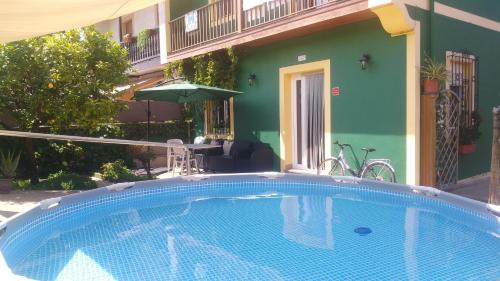 Casa entre "Mar y Montaña" centro de Cantabria, terraza, ajardinada, amplia y luminosa, hasta 10 personas