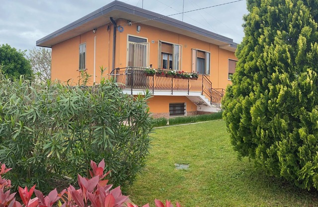 Casa Giorgia welcomes you to the greenery of the Delta with its relaxing quietness