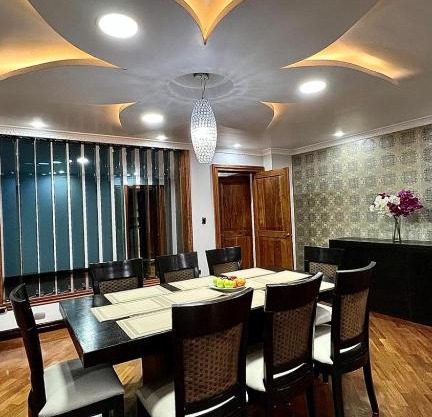 Casa grande y hermosa en Quito con vista increíble