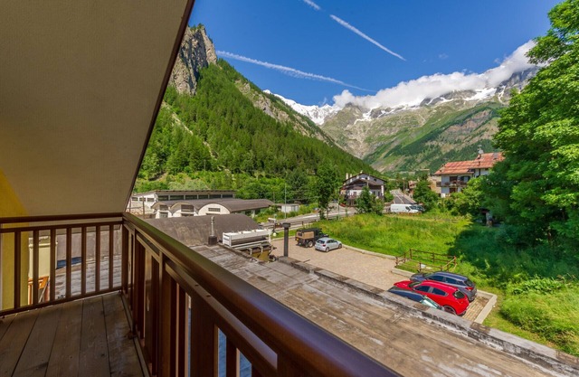 Casa Jasmine - Family Apartment Wifi & Garge