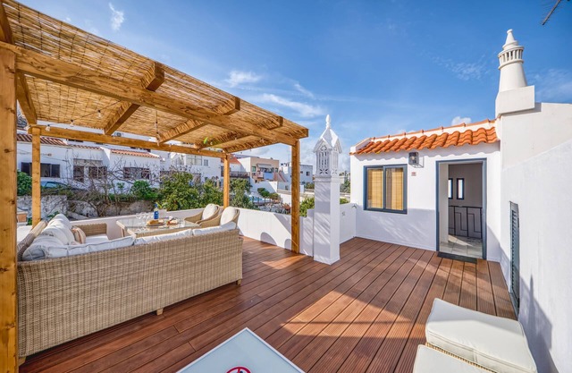 Casa Limão - Amazing 2 bedroom townhouse in centre of Ferragudo!