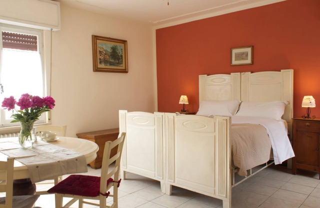 'Casa Natalia' vacation House with self catering apartment Garda lake