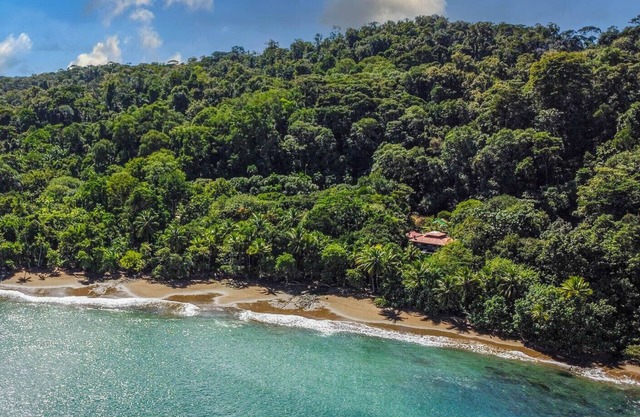 Casa Nirvanita - A Little Biological Jewel by the Sea