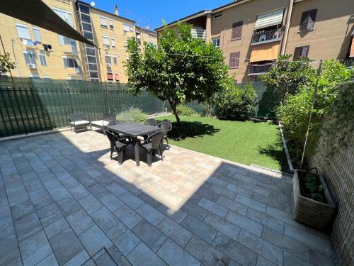 Casa Paestum. Your wonderful garden in Rome