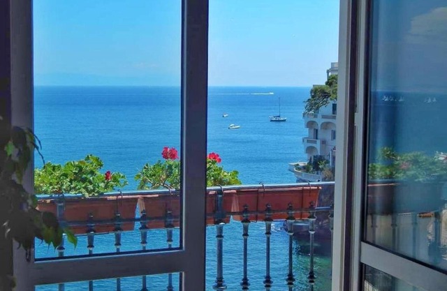 Casa Parthenope, a window on the sea