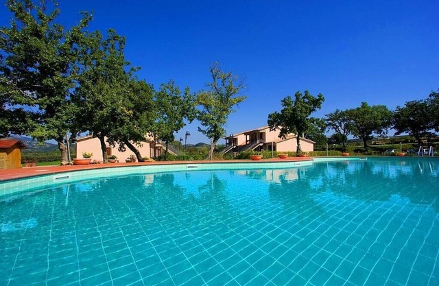 Casa Pegaso C: A characteristic apartment surrounded by meadows and by green hills.