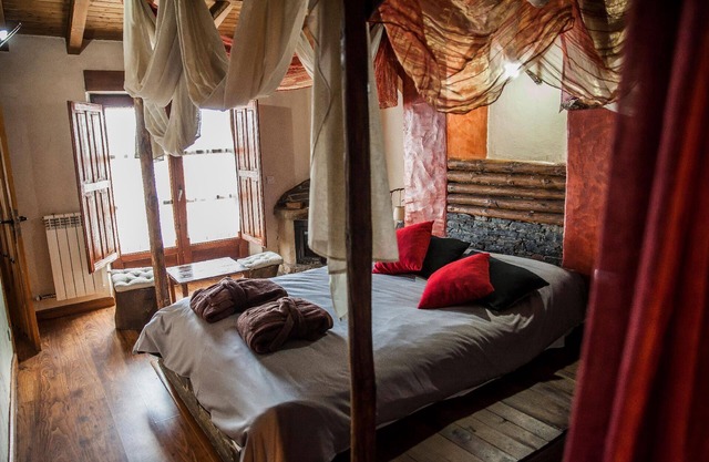 Casa Rural "Orgullo" with jacuzzi