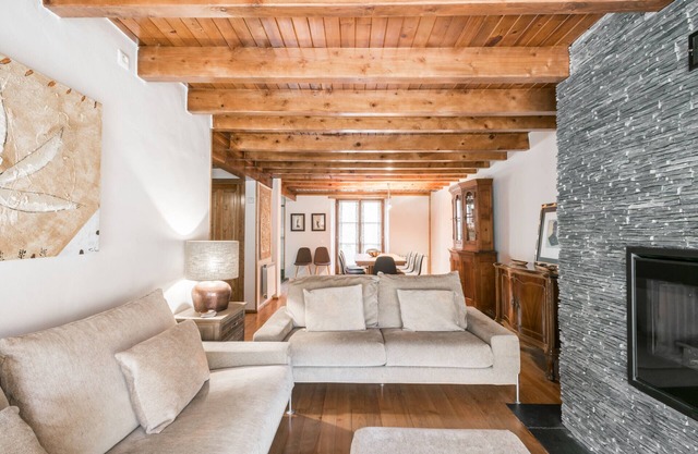 Casa Salient by Totiaran; fabulous Family home in Casarilh town