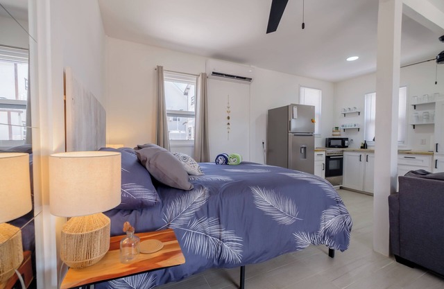 Casa Sirena Belize - Studio 1 Caye Caulker, Queen Size Bed w/Pool!