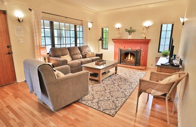 Casa Sonrisa, 3 bed 2 bath in historic Sam Hughes neighborhood next to a park