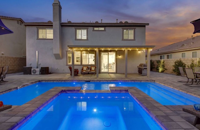 Casa Verano: Private Pool & Spa, Game Room, BBQ!