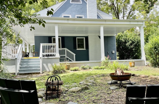 CasaAzul Restored Retreat- 7min walk to historic Main Street downtown Orange, VA