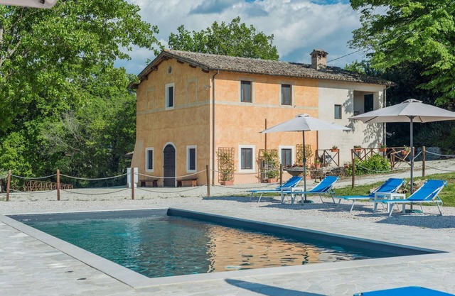 Casale Andrea 16 - Seven Bedroom Villa, Sleeps 16