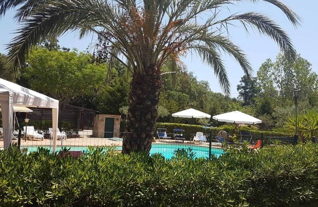 Casale Paradiso Art and Sea. Semi-detached stone villa with swimming pool-sea view