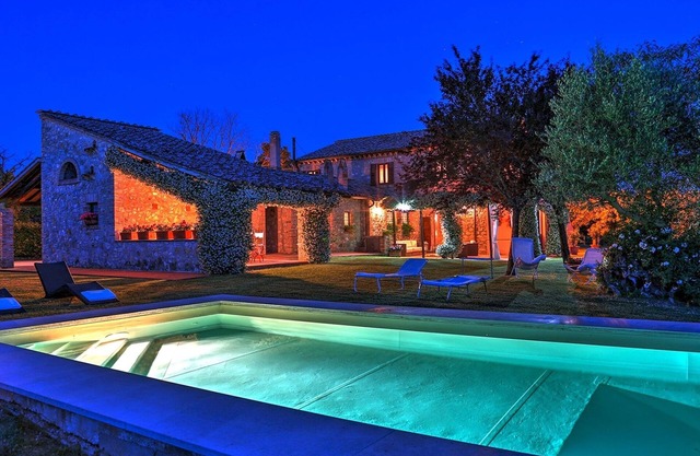 Casale Tre Cipressi 10, Emma Villas