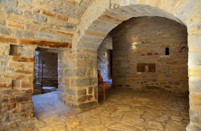 Casas Pirineo Aínsa: Historic Palace & Garden