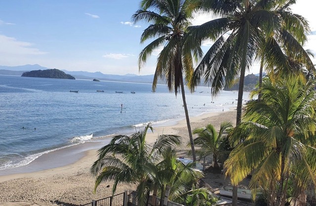 "Casita Arriba" Los Ayala