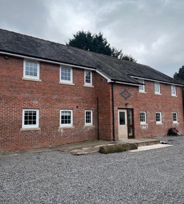 Castell Cottages Central with Parking
