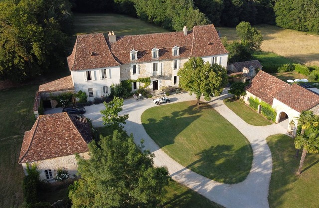 Castle prestige eighteenth Bergerac Dordogne Perigord 30 hectares