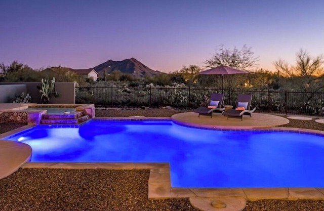 Cave Creek Oasis~Heated Pool + Spa + Dog Friendly