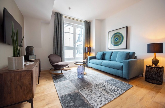 Cavendish Square, 4 stars, Gorgeous apartment close to the Champs-Elysées