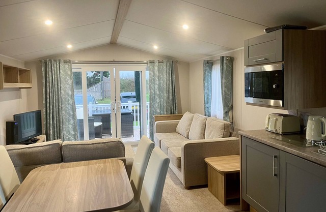 CaytonBay- Close to Beach- 8 Berth- Coffee Machine