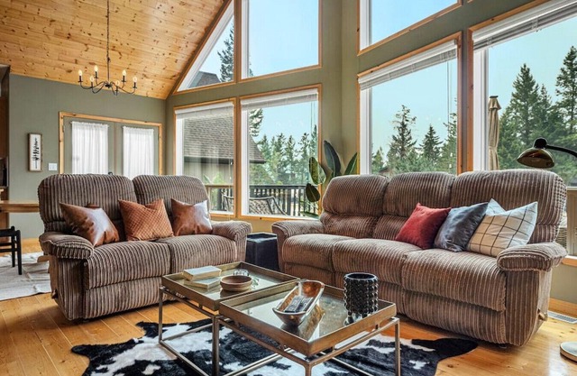 Cedar & Sage | Hot Tub | A-Frame | Family Friendly