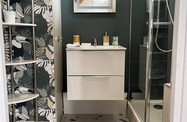 Center Reims Moderne with balcony and parking