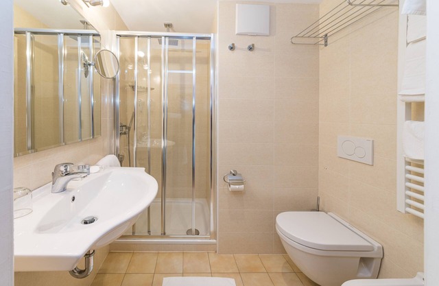 Central 3-bedroom apartment on the second floor