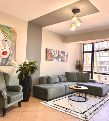 Central Apartment Tirana 2