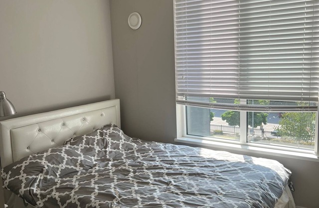 Central Condo in Willoughby