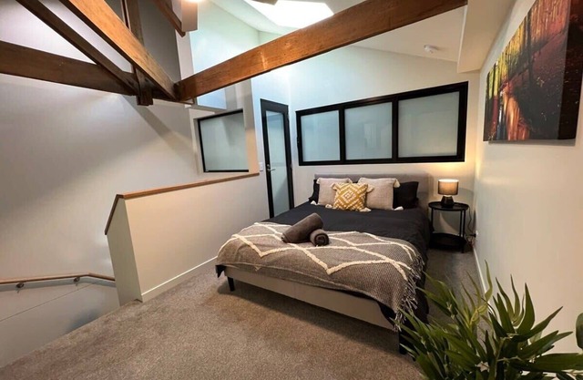 Central Devonport 1 Bedroom Loft Apmnt & Aircon